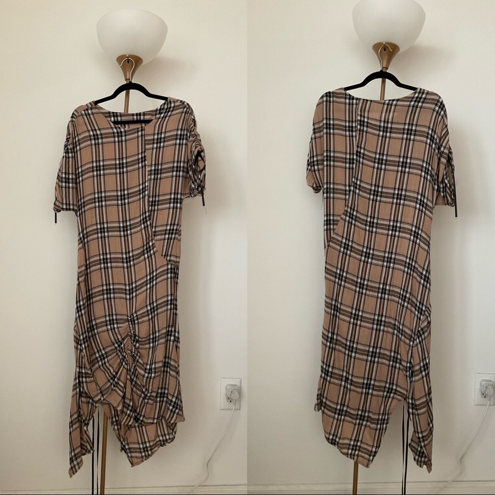 Strings gathered detail midi dress ( Side zipper opening)      size M-L